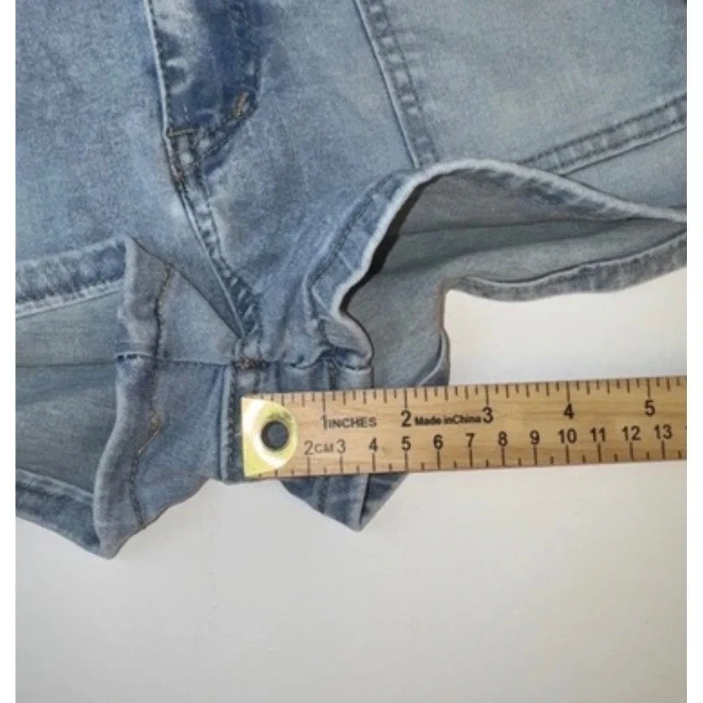 Women's Denim Cargo Shorts Light‎ Wash Size 30 (W26) Stretch Medium Rise
